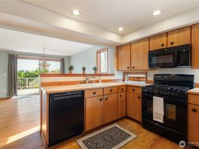 7044 18th Avenue NE, Seattle WA 98115
