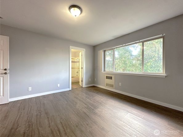 12025 Phinney Avenue N, Seattle WA 98133