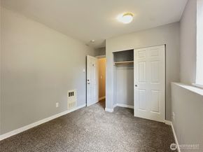 12025 Phinney Avenue N, Seattle WA 98133