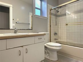 12025 Phinney Avenue N, Seattle WA 98133