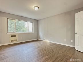 12025 Phinney Avenue N, Seattle WA 98133