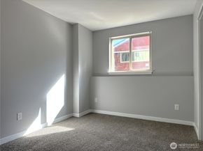 12025 Phinney Avenue N, Seattle WA 98133
