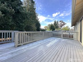 12025 Phinney Avenue N, Seattle WA 98133