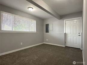 12025 Phinney Avenue N, Seattle WA 98133
