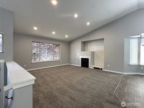 12025 Phinney Avenue N, Seattle WA 98133