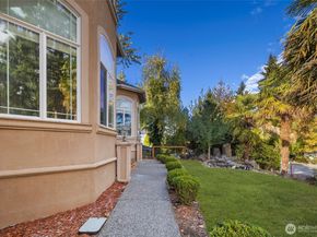 4131 153rd Avenue SE, Bellevue WA 98006