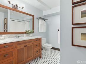 201 Galer Street 102, Seattle WA 98109