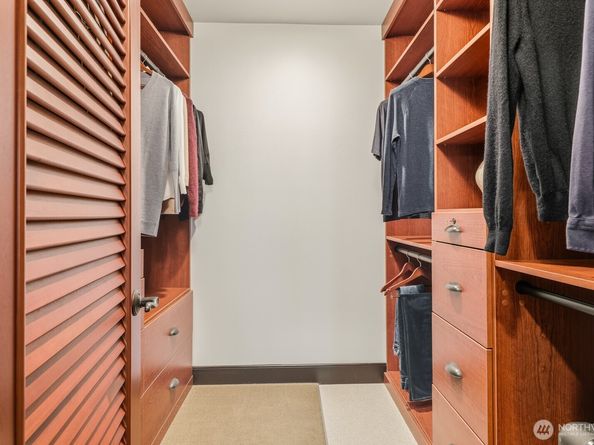 201 Galer Street 102, Seattle WA 98109