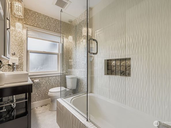 5606 46th Avenue SW, Seattle WA 98136
