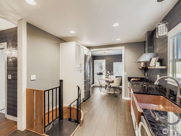 5606 46th Avenue SW, Seattle WA 98136