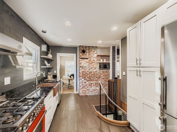 5606 46th Avenue SW, Seattle WA 98136