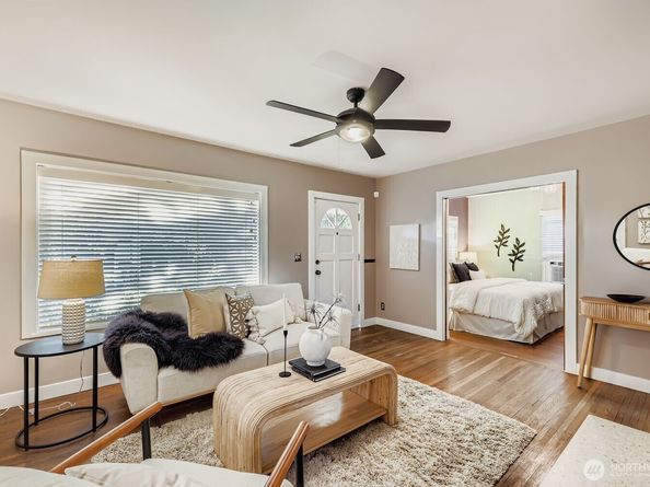 5606 46th Avenue SW, Seattle WA 98136