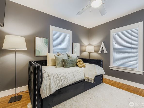 5606 46th Avenue SW, Seattle WA 98136