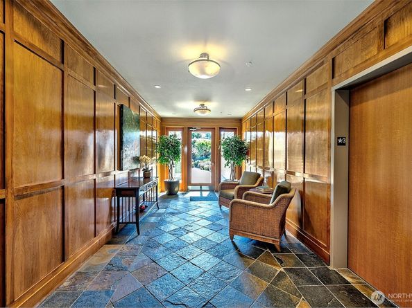 31 Pine Street 105, Edmonds WA 98020