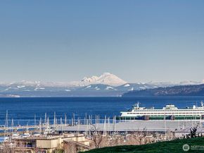 31 Pine Street 105, Edmonds WA 98020