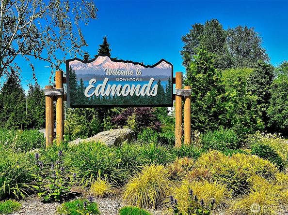 31 Pine Street 105, Edmonds WA 98020