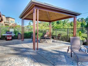 31 Pine Street 105, Edmonds WA 98020