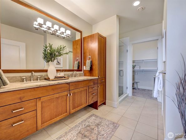31 Pine Street 105, Edmonds WA 98020