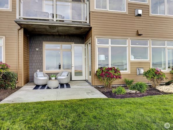 31 Pine Street 105, Edmonds WA 98020