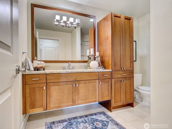 31 Pine Street 105, Edmonds WA 98020