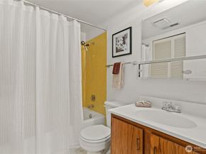14331 124th Avenue NE C22, Kirkland WA 98034