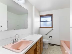 836 SW 128th Street, Seattle WA 98146