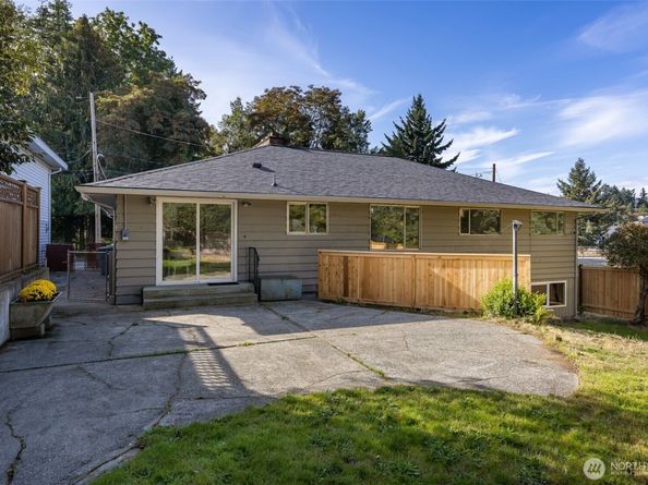 836 SW 128th Street, Seattle WA 98146