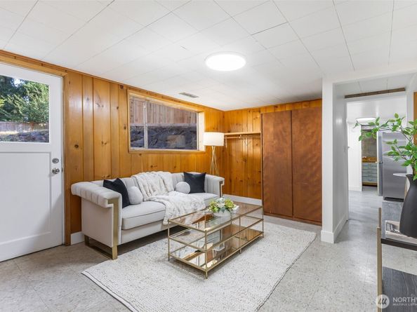 836 SW 128th Street, Seattle WA 98146