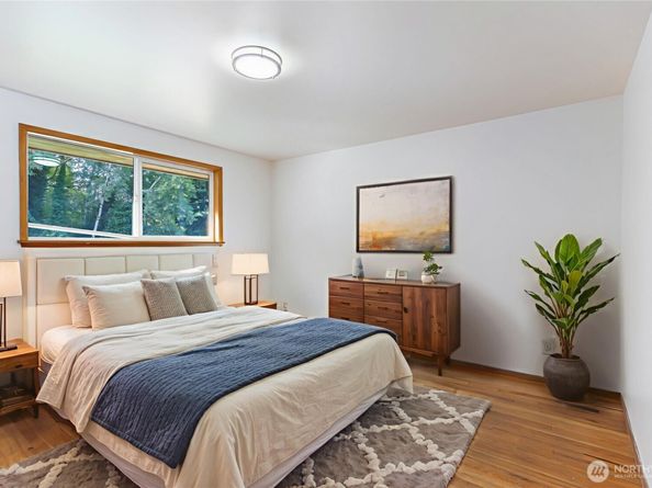 836 SW 128th Street, Seattle WA 98146
