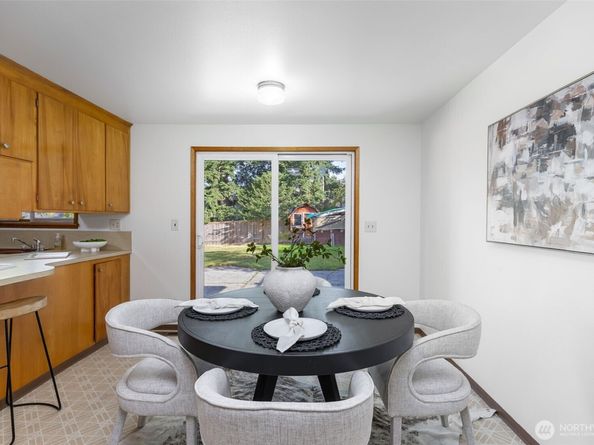 836 SW 128th Street, Seattle WA 98146
