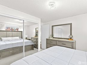 13558 37th Avenue S 22, Tukwila WA 98168