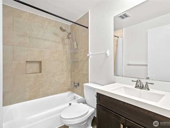 13558 37th Avenue S 22, Tukwila WA 98168
