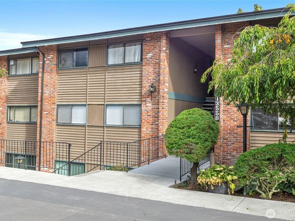 13558 37th Avenue S 22, Tukwila WA 98168