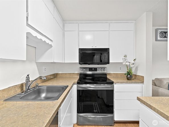 13558 37th Avenue S 22, Tukwila WA 98168