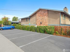 13558 37th Avenue S 22, Tukwila WA 98168