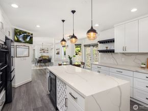 6447 NE 129th Place, Kirkland WA 98034