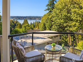 6447 NE 129th Place, Kirkland WA 98034
