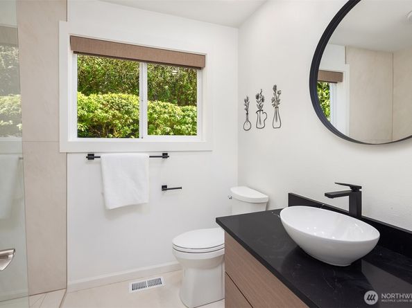 6447 NE 129th Place, Kirkland WA 98034