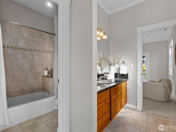 1147 Federal Avenue E, Seattle WA 98102