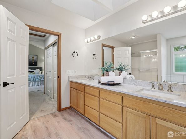 1717 144th Pl SW, Lynnwood WA 98087