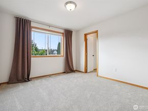 1717 144th Pl SW, Lynnwood WA 98087