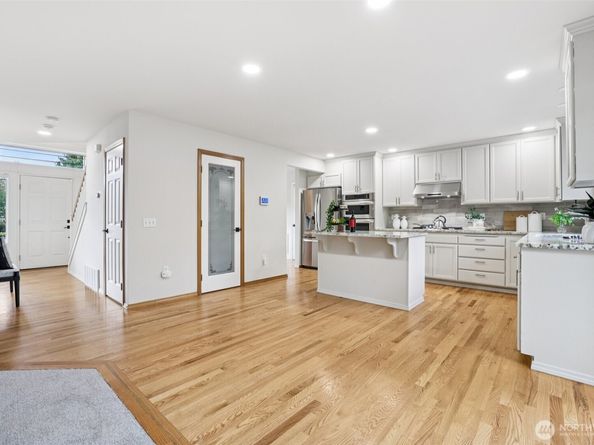 1717 144th Pl SW, Lynnwood WA 98087