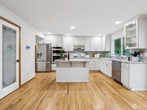 1717 144th Pl SW, Lynnwood WA 98087