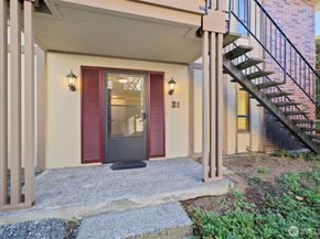 10210 SE 239th Street 21, Kent WA 98031