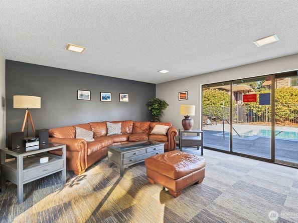 10210 SE 239th Street 21, Kent WA 98031