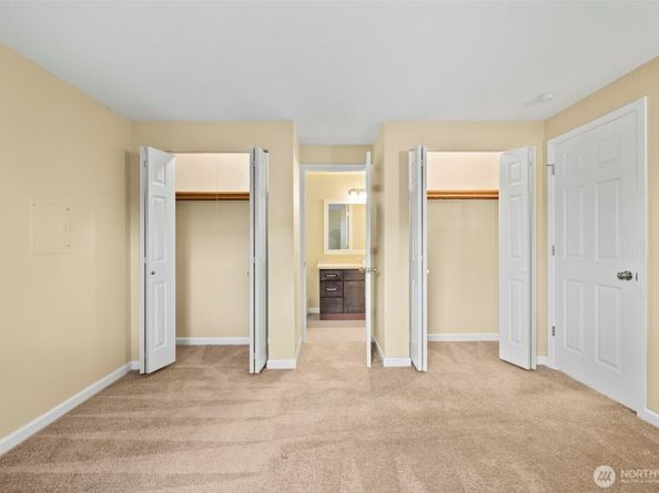 10210 SE 239th Street 21, Kent WA 98031