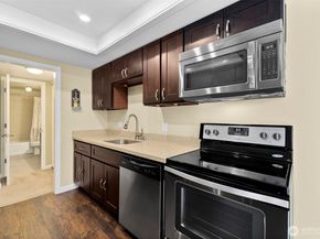 10210 SE 239th Street 21, Kent WA 98031
