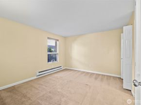 10210 SE 239th Street 21, Kent WA 98031