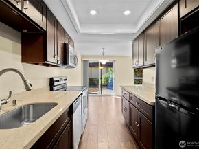 10210 SE 239th Street 21, Kent WA 98031