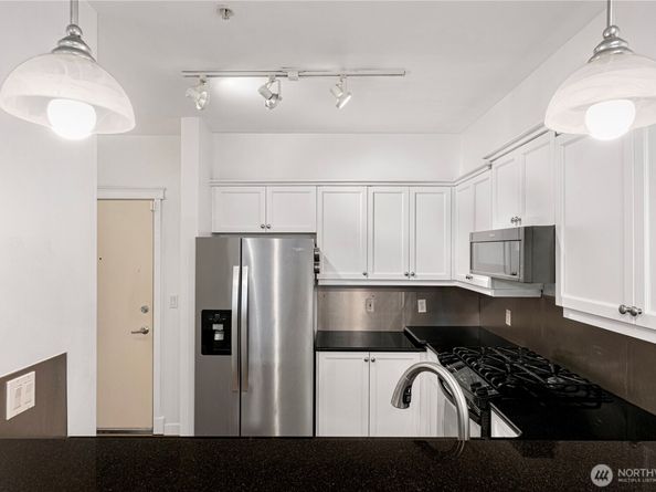 530 4th Avenue W 108, Seattle WA 98119